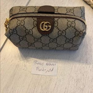 Gucci Ophidia GG Medium Cosmetic Pouch with
Green Interior Lining